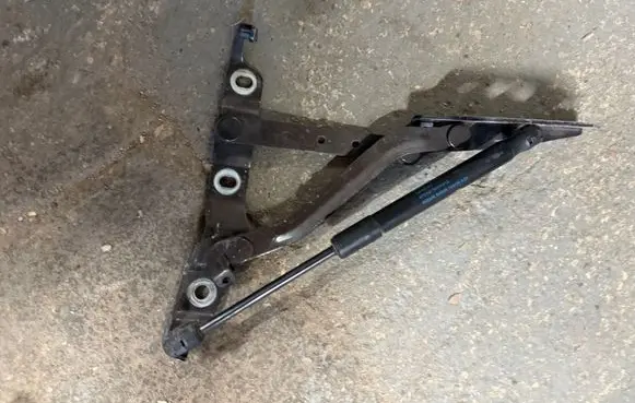 Audi A5 8T 8F Tailgate/trunk/boot hinge 8F0827302A
