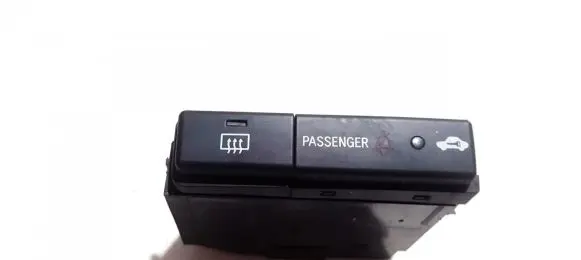 Toyota Avensis T250 Windscreen/window heater switch