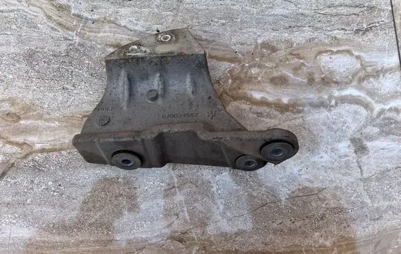 Maserati Levante Engine mounting bracket 670034567