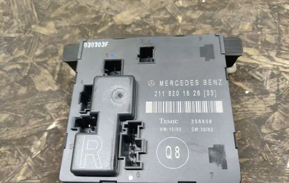 Mercedes-Benz E W211 Door control unit/module 2118201626