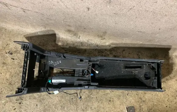 Mercedes-Benz E W212 Armrest A2126805702