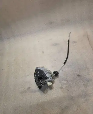 Audi Q7 4L Front door lock 