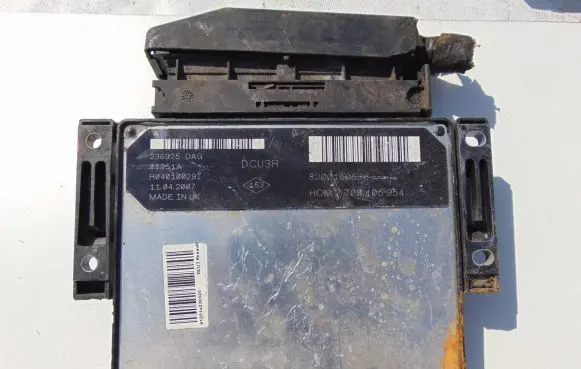 Renault Megane I Engine control unit/module 7700105954