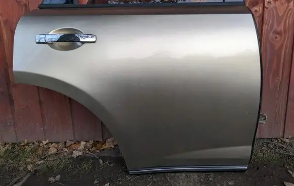 Infiniti FX Rear door