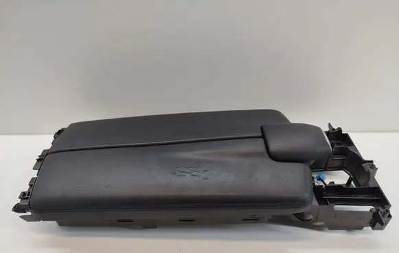 Mercedes-Benz E W212 Armrest 0005746037