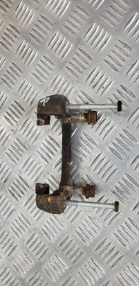 Suzuki Jimny Front Brake Caliper Pad/Carrier 