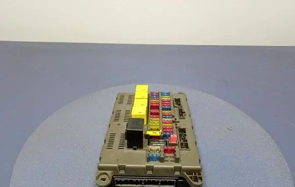 Land Rover Freelander Fuse box set YWC106390