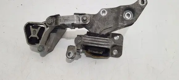 Mercedes-Benz Vito Viano W447 Engine mount bracket A4472410713
