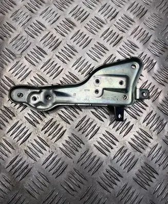Mercedes-Benz E W212 Engine mounting bracket A6510901041
