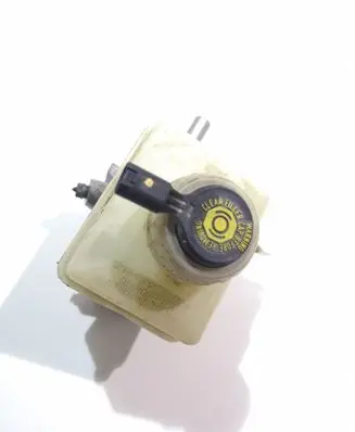 Land Rover Discovery 3 - LR3 Master brake cylinder