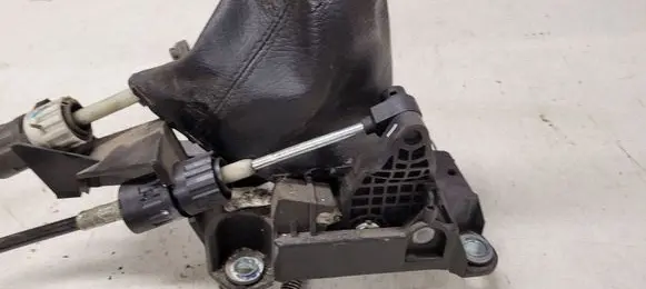 Ford Focus Gear shifter/selector 4M5R7C453