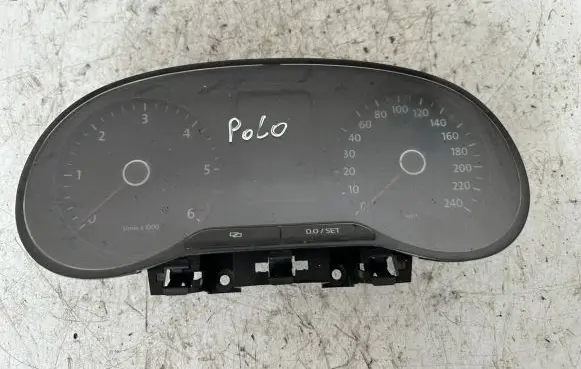 Volkswagen Polo V 6R Speedometer (instrument cluster) 6R0920861J