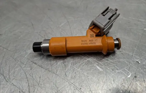 Toyota Yaris Fuel injector 2325040020 042083017