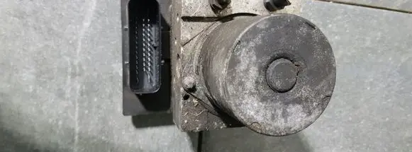 BMW 5 E60 E61 ABS Pump 6769707