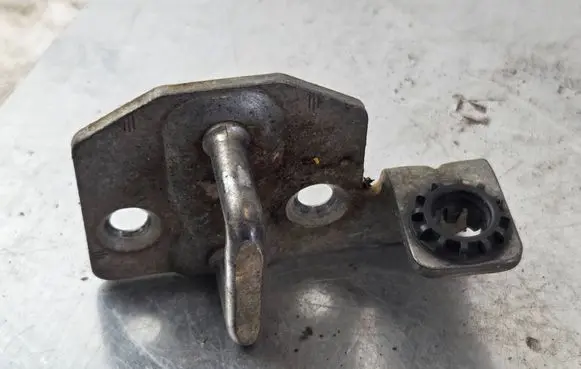 Ford Transit - Tourneo Connect Rear door lock loop/hook striker 