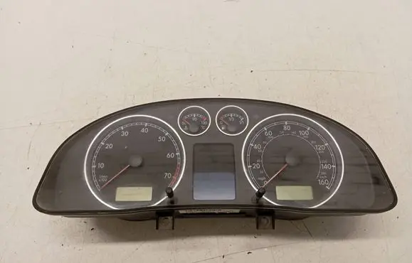 Speedometer (instrument cluster)