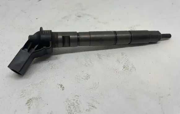 Audi A4 S4 B7 8E 8H Fuel injector 059130277AJ 060803 0445115054