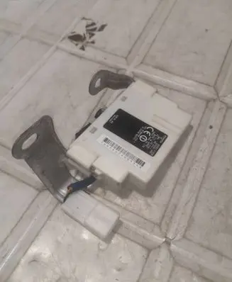 Toyota Prius (XW20) Door central lock control unit/module 8999247020 626467000