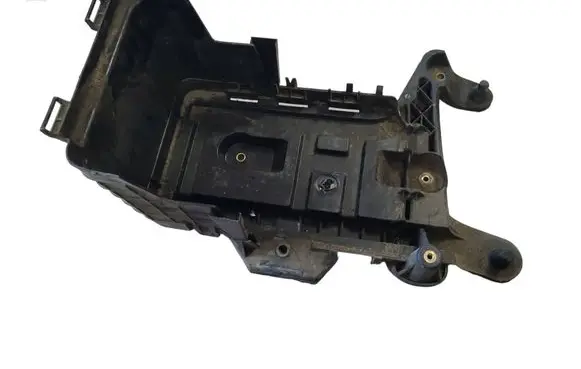 Volkswagen PASSAT B6 Battery box tray 1K0915333C