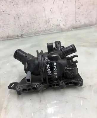 Nissan Qashqai J12 Thermostat housing 110600260r