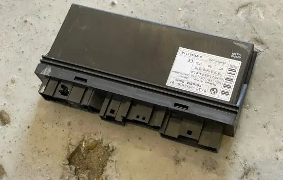 BMW 5 E60 E61 CAS control unit/module 9151516 5WK49111A