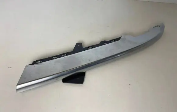 Land Rover Discovery 5 Dashboard glove box trim MY42640E73AB LR142519 MY42-640E73-AB
