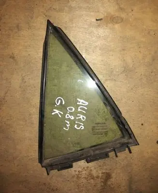 Toyota Auris 150 Rear vent window glass 