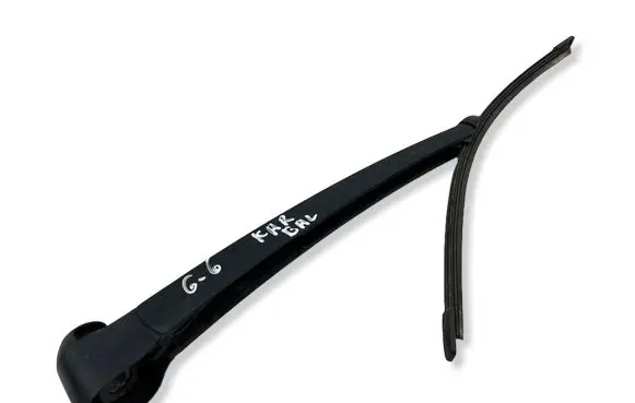 Volkswagen Golf VI Rear wiper blade 