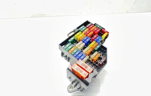 Porsche Cayenne (92A) Fuse module 7P0941824A