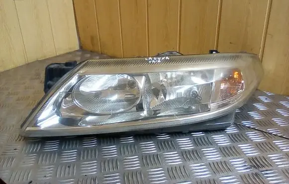 Renault Laguna II Headlight/headlamp 8200002845