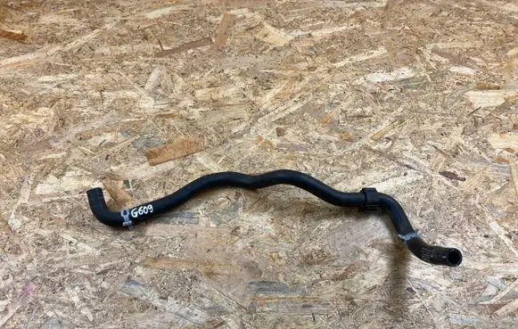 Volvo XC40 Engine coolant pipe/hose 32222095