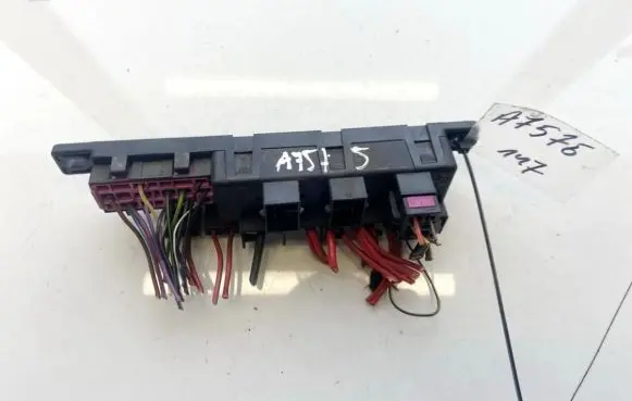 Volkswagen PASSAT B5.5 Fuse box set