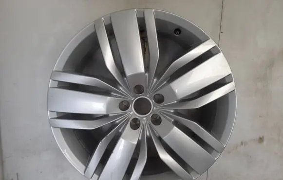 Volkswagen Touareg III R20 alloy rim 3QF601025J