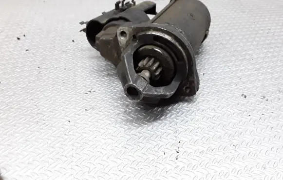 Mercedes-Benz Vito Viano W638 Starter motor 0051511301 D7R28