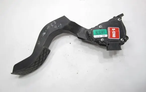 Audi A6 S6 C5 4B Accelerator throttle pedal 8E1721523C