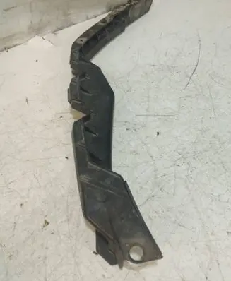 Skoda Octavia Mk2 (1Z) Front bumper mounting bracket 1Z0807184