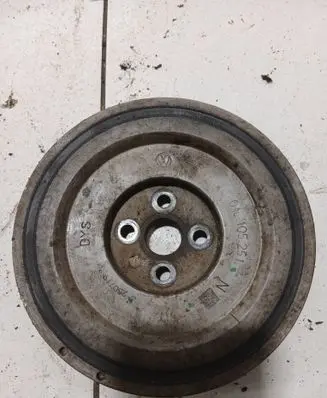 Volkswagen Crafter Crankshaft pulley 04L105251