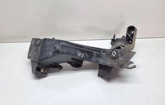 Jeep Grand Cherokee Headlight/headlamp mounting bracket M162926