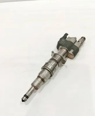 BMW 3 E90 E91 Fuel injector 7589048 10181010