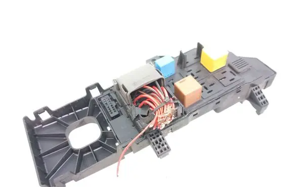 Opel Signum Fuse module 13223678 518897004