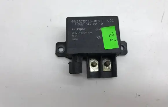 Mercedes-Benz E W211 Charging relay A0025423819 0252 V2332A200114