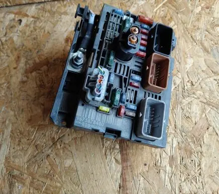 Peugeot Partner BSM Control unit 9675878480