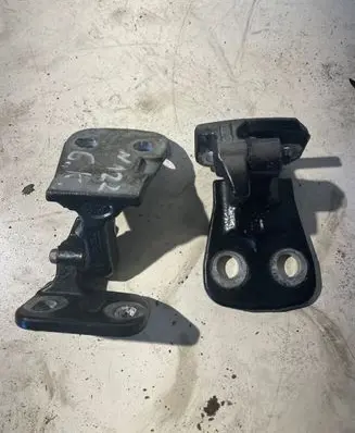 Land Rover Discovery 4 - LR4 Rear door hinge set Bdb780072 Bdb780052