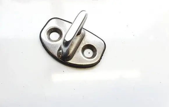 Skoda Octavia Mk2 (1Z) Front door lock loop/hook striker 6Y0837033C