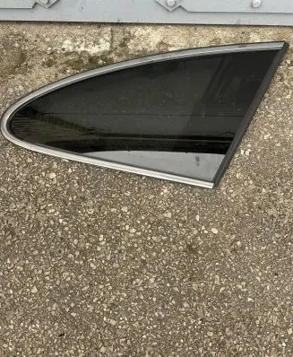 Honda CR-V Rear side window