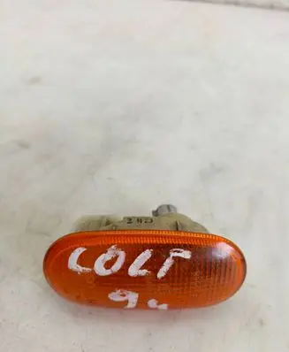 Mitsubishi Colt Front fender indicator light 1132216 6R0191048 0191048