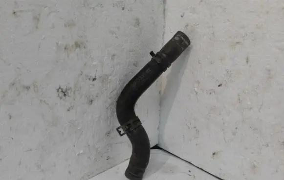 Audi A8 S8 D3 4E Engine coolant pipe/hose 4E0203539