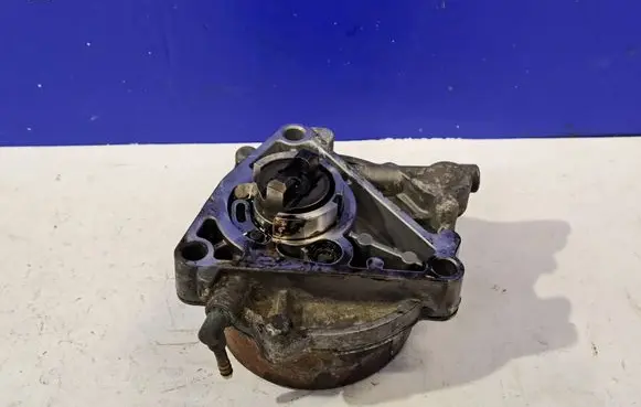 Saab 9-3 Ver1 Vacuum pump 55561099