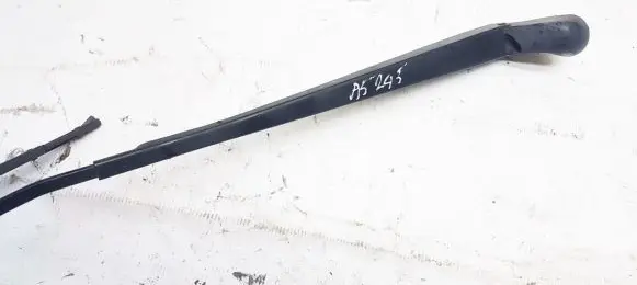 Front wiper blade arm