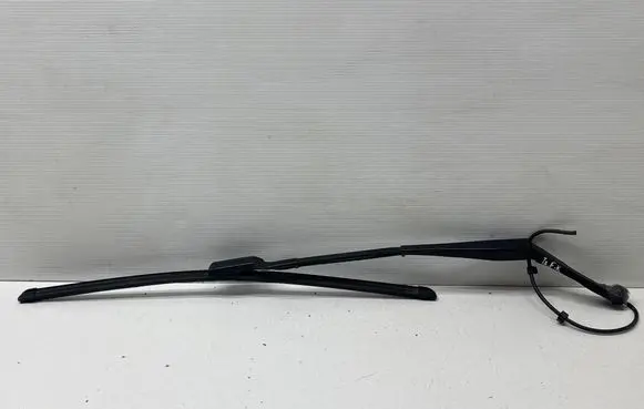 Tesla Model 3 Windshield/front glass wiper blade 107672800D